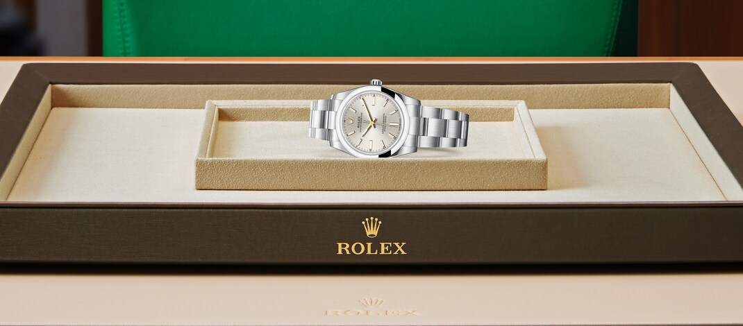 Rolex Oyster Perpetual | 124200 | Oyster Perpetual 34 | Light dial | Silver dial | Oystersteel | The Oyster bracelet | m124200-0001 | Women Watch | Rolex Official Retailer - Siam Swiss