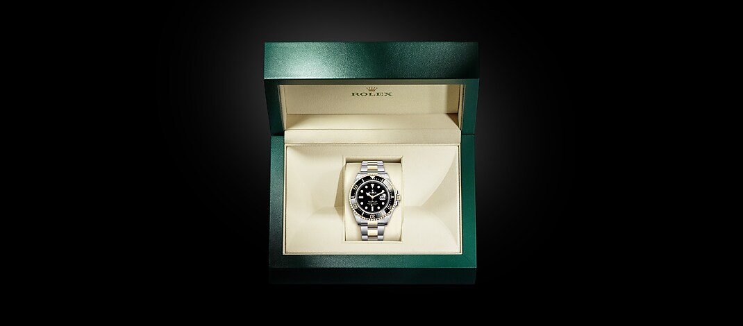 Rolex Sea-Dweller | 126603 | Sea-Dweller | หน้าปัดสีเข้ม | ขอบนาฬิกาเซรามิกและพรายน้ำที่ส่องสว่าง | หน้าปัดสีดำ | Yellow Rolesor | m126603-0001 | ชาย Watch | Rolex Official Retailer - Siam Swiss