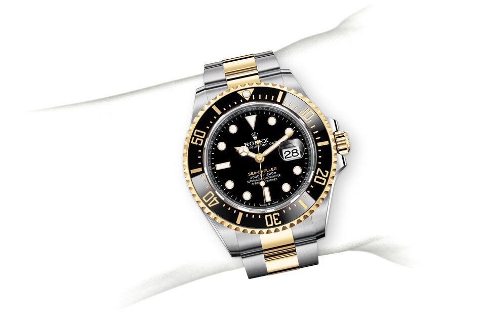 Rolex Sea-Dweller | 126603 | Sea-Dweller | หน้าปัดสีเข้ม | ขอบนาฬิกาเซรามิกและพรายน้ำที่ส่องสว่าง | หน้าปัดสีดำ | Yellow Rolesor | m126603-0001 | ชาย Watch | Rolex Official Retailer - Siam Swiss