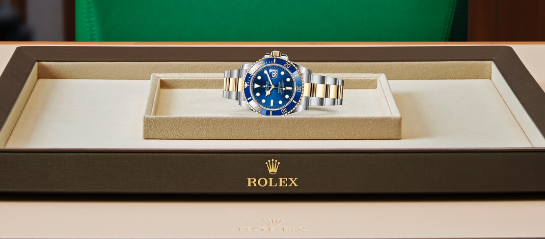Rolex Submariner | 126613LB | Submariner Date | หน้าปัดสี | ขอบหน้าปัดแบบหมุนได้ | หน้าปัดสีรอยัลบลู | Yellow Rolesor | m126613lb-0002 | ชาย Watch | Rolex Official Retailer - Siam Swiss