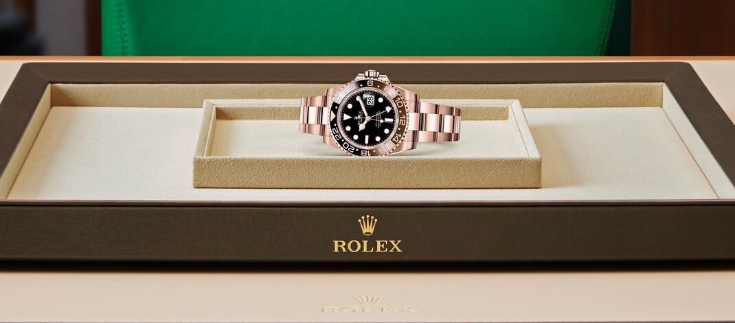 Rolex GMT-Master II | 126715CHNR | GMT-Master II | Dark dial | 24-Hour Rotatable Bezel | Black dial | 18 ct Everose gold | m126715chnr-0001 | Men Watch | Rolex Official Retailer - Siam Swiss
