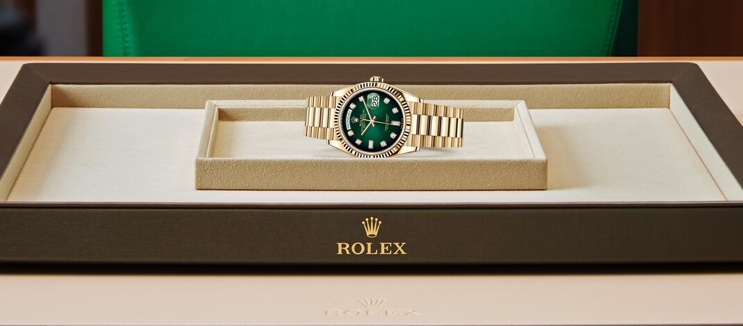 Rolex Day-Date | 128238 | Day-Date 36 | Coloured dial | Green ombré dial | The Fluted Bezel | 18 ct yellow gold | m128238-0069 | Men Watch | Rolex Official Retailer - Siam Swiss